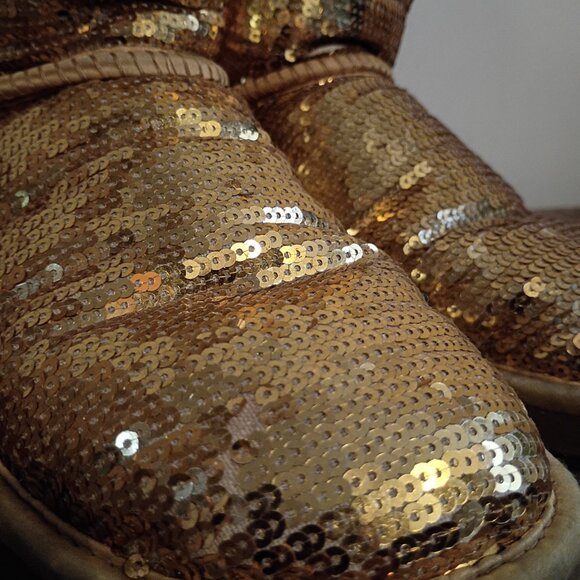 UGG Classic Short Gold Sequin Boots size 6 - Picture 8 of 8